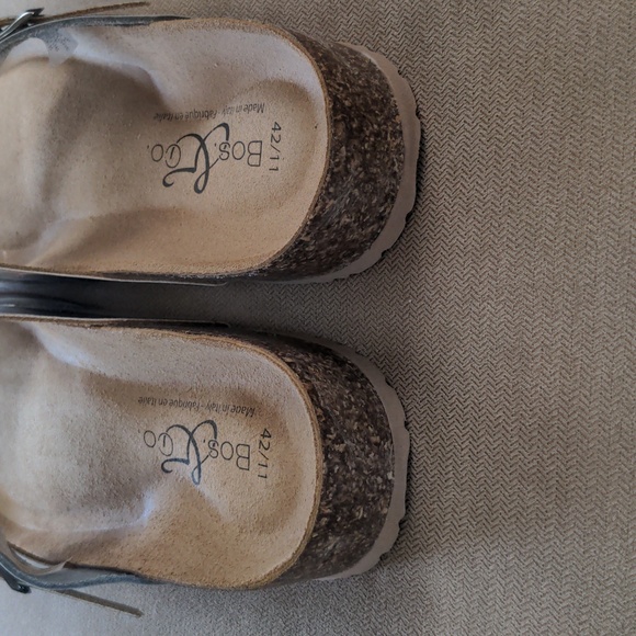 Bos. & Co. Parr Slip on Sandal in Pearl Nubuck and Silver Mirror Size 42/11 - Picture 6 of 8